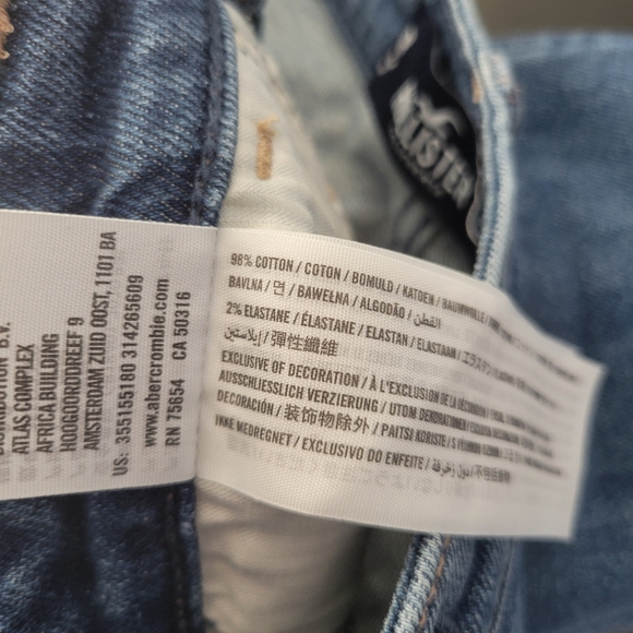 Hollister Distressed High-Rise Mom Jean With Raw Hem Size 0R - Picture 11 of 11